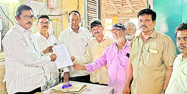 కత్తవ చెరువులో ఆక్రమణలు తొలగించాలి