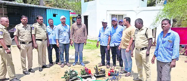 మణికొండలో జలమండలి తనిఖీలు