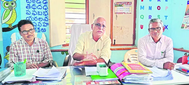 బడిఈడు పిల్లల గుర్తింపు: డీఈఓ