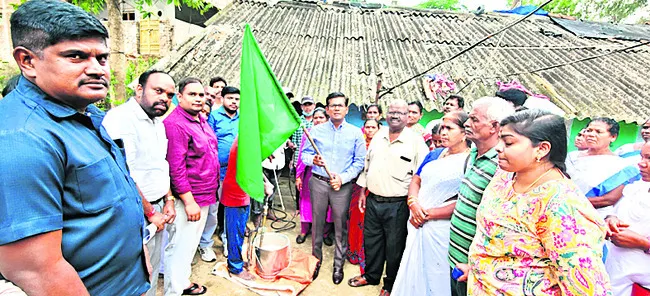 2,086 గ్రామాల్లో దోమల నివారణ మందు పిచికారీ