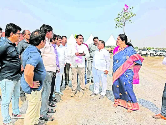 మోసగించడం కాంగ్రెస్కు వెన్నతో పెట్టిన విద్య