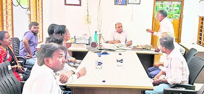 మాజీ ఎంపీటీసీకి తహసీల్దార్ భరోసా