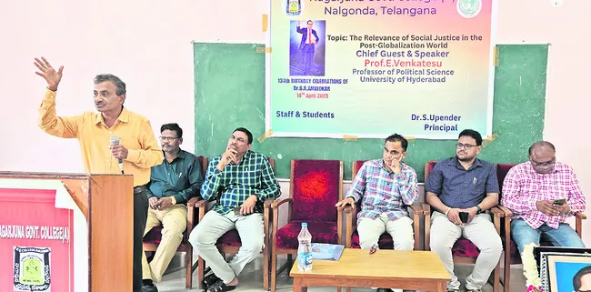 రాజ్యాంగ నిర్మాణంలో అంబేడ్కర్ కృషి ఎనలేనిది