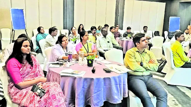 రెండు రోజుల శిక్షణలో కమిషనర్