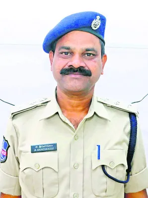 ట్రాఫిక్ పోలీస్స్టేషన్ ఇంకొకటి..