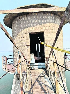 మొరాయ