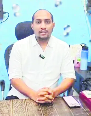పోలీస్ స్టేషన్కు బేడీలా...!