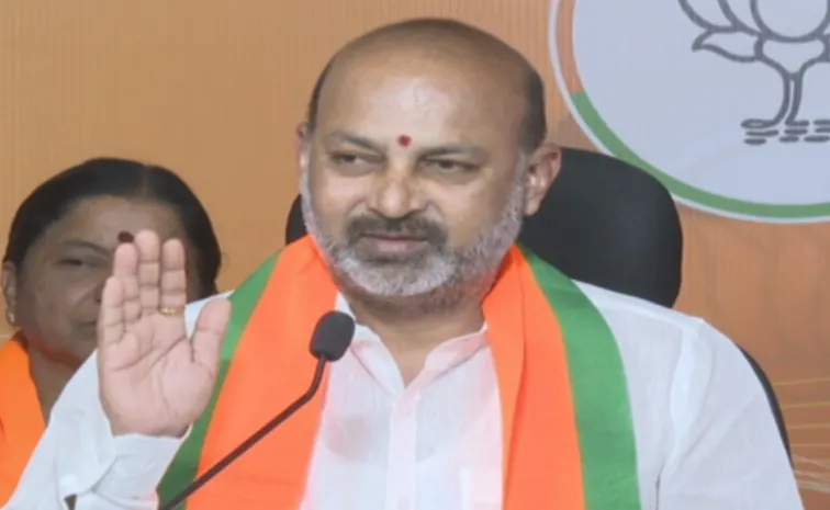 MP Bandi Sanjay Slams Sonia Gandhi And Rahul Gandhi