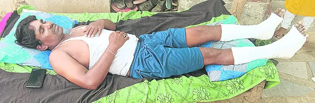 స్తంభంపై నుంచి పడి తీవ్ర గాయాలు