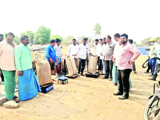 ధాన్యం తూకంలో మోసం