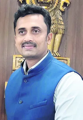 స్వర్ణాంధ్ర, స్వచ్ఛాంధ్రాను విజయవంతం చేయాలి