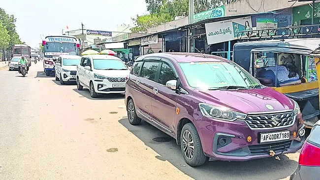 ఆర్టీసీ ఆదాయానికి ‘ప్రైవేటు’ గండి