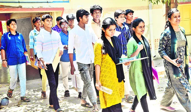 హమ్మయ్య.. అయిపోయాయ్!
