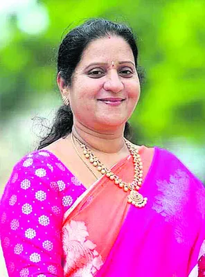 ఎక్కడ పనులు అక్కడే..