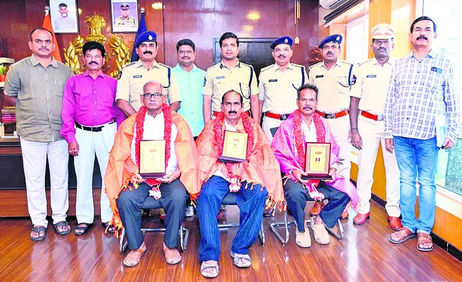 పదవీ విరమణ సమస్యలుంటే నేరుగా కలవండి
