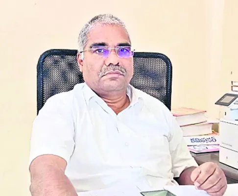 పన్నుల వసూళ్లలో నర్సీపట్నం టాప్