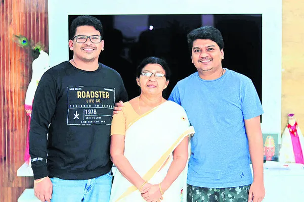 ●దారి చూపిన దేవత.. అమ్మ