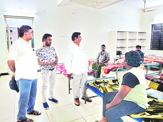 పట్టణ నిరాశ్రయుల కేంద్రాల పరిశీలన