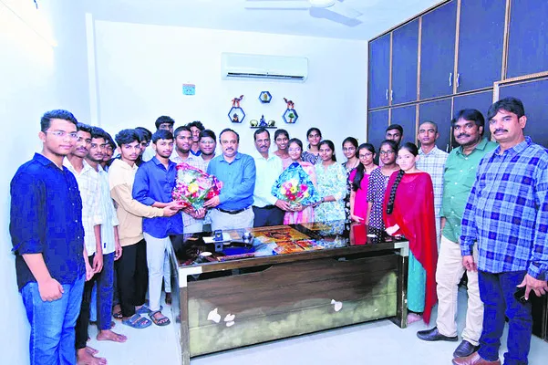 ●రెజొనెన్స్కు ర్యాంక్ల పంట