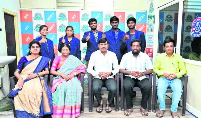 సత్తా చాటిన వాగ్దేవి విద్యార్థులు