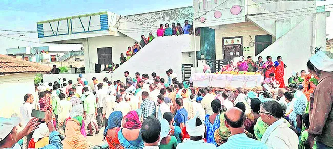 శోక సంద్రంలో సోన్