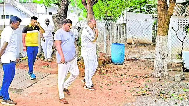 ● ఎస్