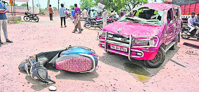 బైక్ను తప్పించబోయి..