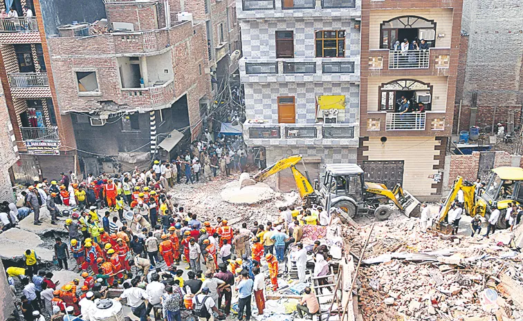 Multi-storey residential building collapsed in northeast Delhi1