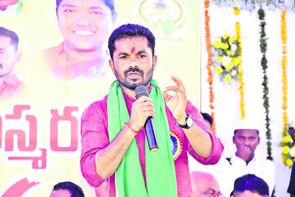 మాట నిలుపుకొన్న సీఎం