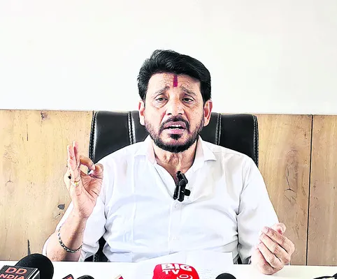పవన్ అనాలోచిత నిర్ణయాలతో రైతులకు తీవ్ర నష్టం