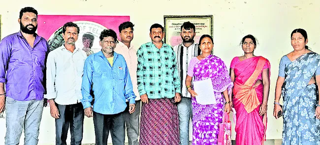 డబుల్ బెడ్రూం ఇళ్ల పనులు పూర్తిచేయాలి