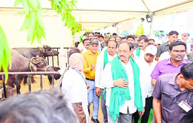 ఆకట్టుకున్న రైతు మహోత్సవం స్టాల్స్