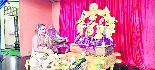స్వర్ణ కవచధారణలో రామయ్య