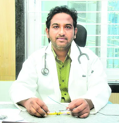 అత్యవసరమైతేనే బయటకు వెళ్లాలి 
