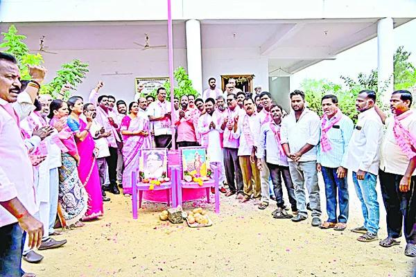 ప్రజల గుండెల్లో పదేళ్ల పాలన