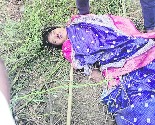 బైక్ను ఢీకొట్టిన కారు