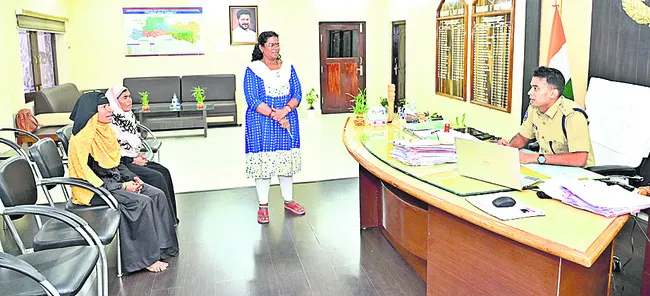 నాణ్యమైన సేవల కోసమే గ్రీవెన్స్