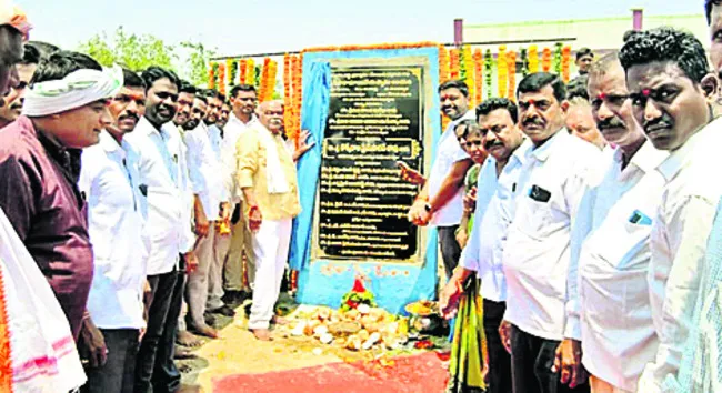 ఆలయాల అభివృద్ధికి కృషి