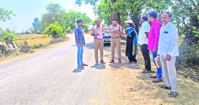 రోడ్డు ప్రమాదాలు జరిగిన ప్రదేశాల పరిశీలన