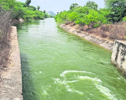 గోదావరి జలాలు విడుదల
