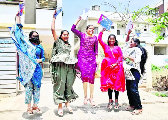 పది.. పరీక్షలు ముగిసాయోచ్!