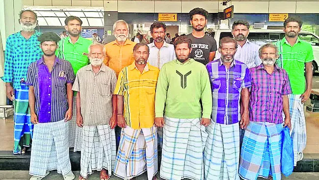 లంక చెర నుంచి తిరిగొచ్చిన 13 మంది జాలర్లు