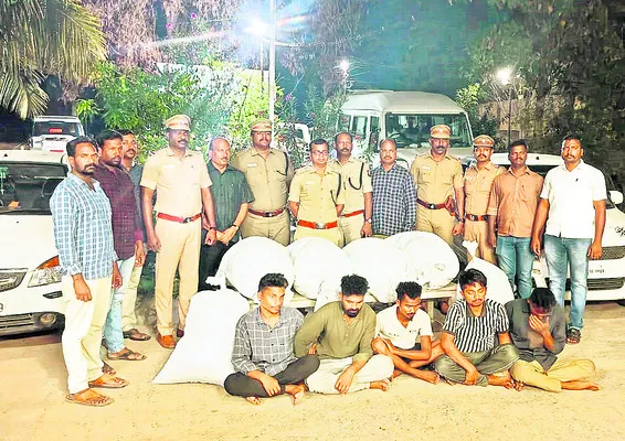 కారులో గంజాయి తరలింపు