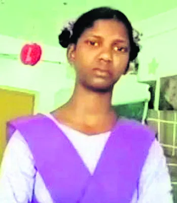 మహిళ మెడలో గొలుసు లాక్కెళ్లిన దుండగుడు