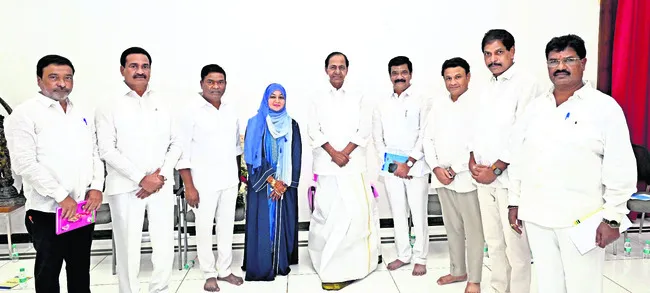 జిల్లా నాయకులతో కేసీఆర్ సమావేశం