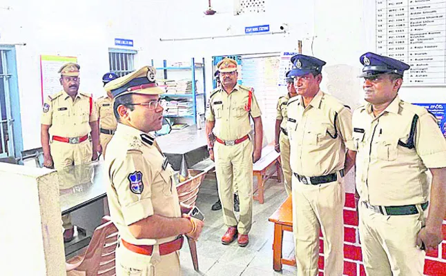 నేరాల నియంత్రణకు నిరంతర పెట్రోలింగ్