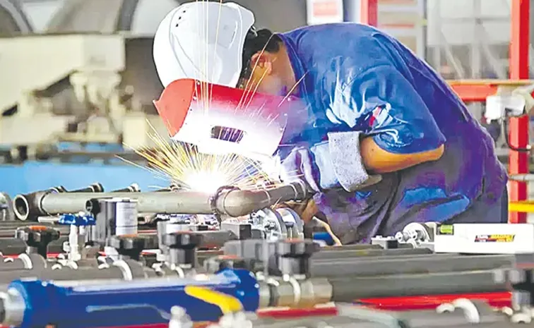 India manufacturing sector significant growth in March 2025