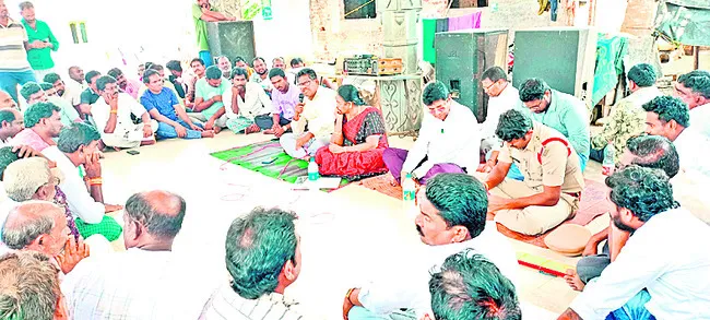 త్వరలో బంగారమ్మపాలెం నుంచి చేపలవేట బంద్!