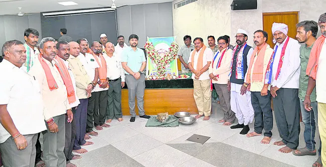 దొడ్డి కొమురయ్య పోరాటం స్ఫూర్తిదాయకం