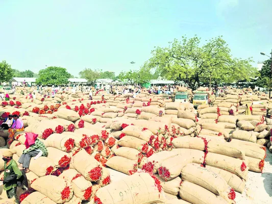 లక్ష్యాన్ని అధిగమించి..
